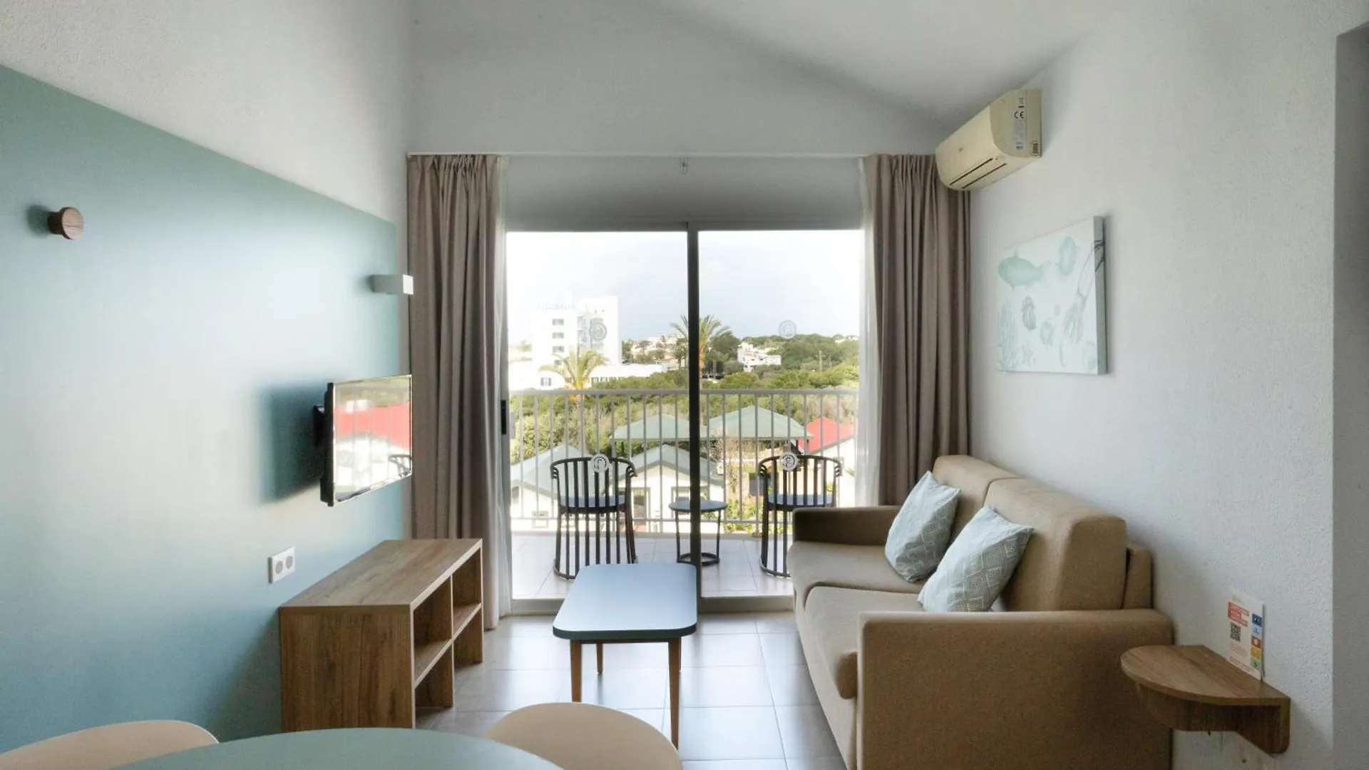 Pierre & Vacances Menorca Cala Blanes カラ・エン・ブラネス
